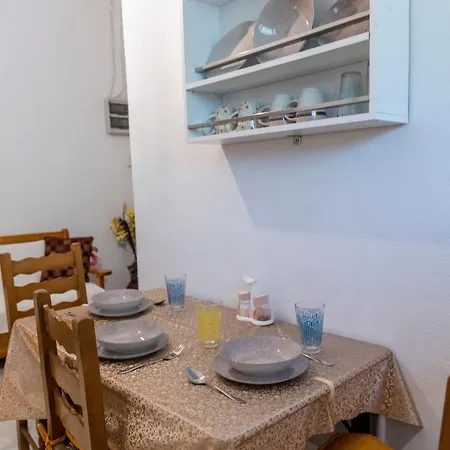 Apartment's Eleni 2 Daire Kamena Vourla