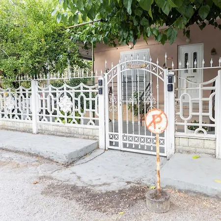 Διαμέρισμα Apartment's Eleni 2