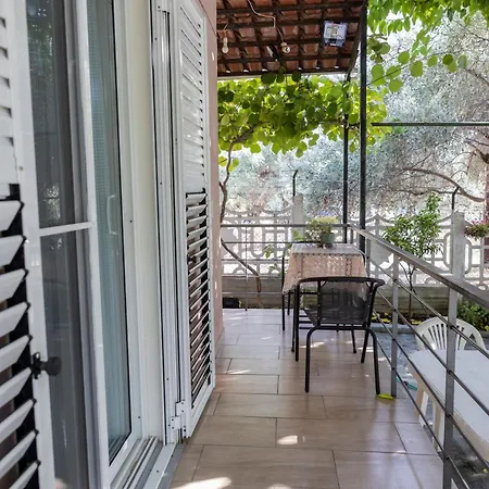 Apartment's Eleni 2 *